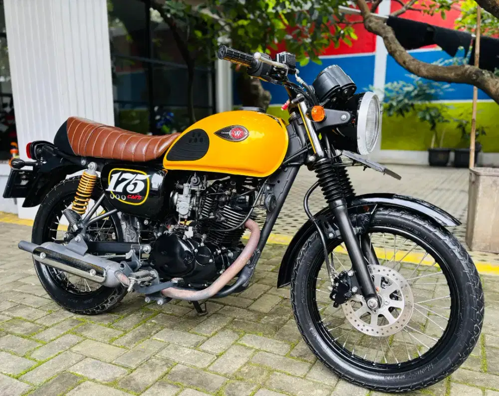 Kawasaki w175 cafe