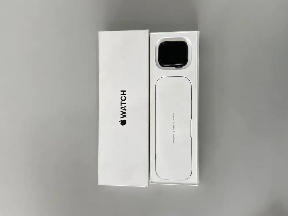 I Watch SE 44mm sec like new