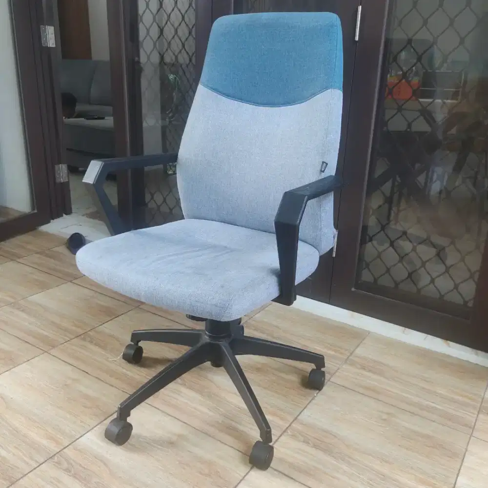 Second kursi kerja biru