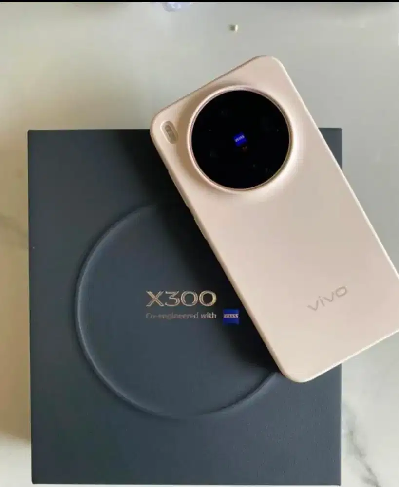 Vivo X300 garansi resmi sampai desember 2027 bh 100 like new 256 GB