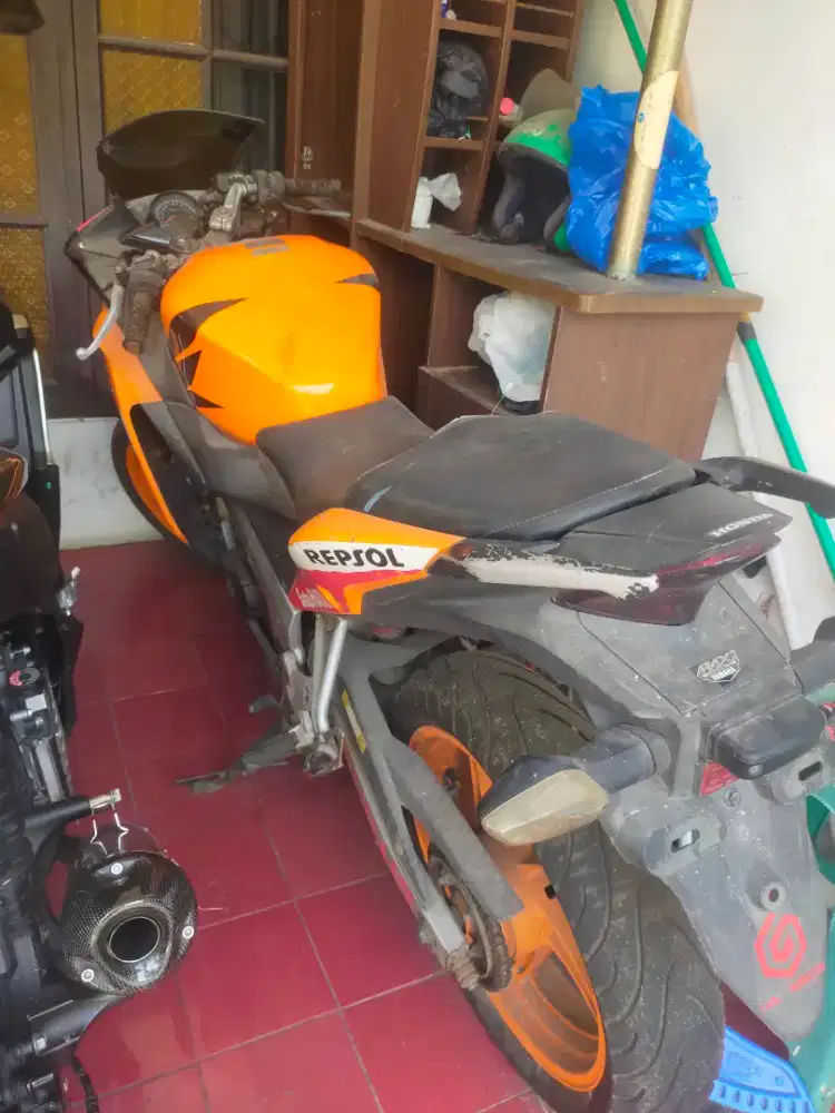 Honda CBR 150 Repsol