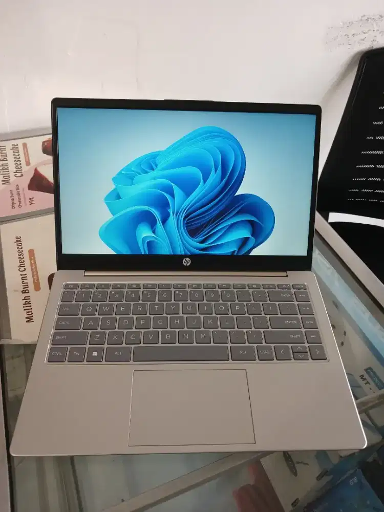 Laptop HP 14 Core I3-N305 Ram 8 Ssd 512