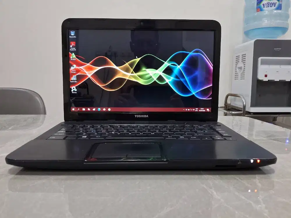 TOSHIBA Core i3 4GB SSD ReadyUp NGEBUT Laptop 14in slim Mulus Garnsi
