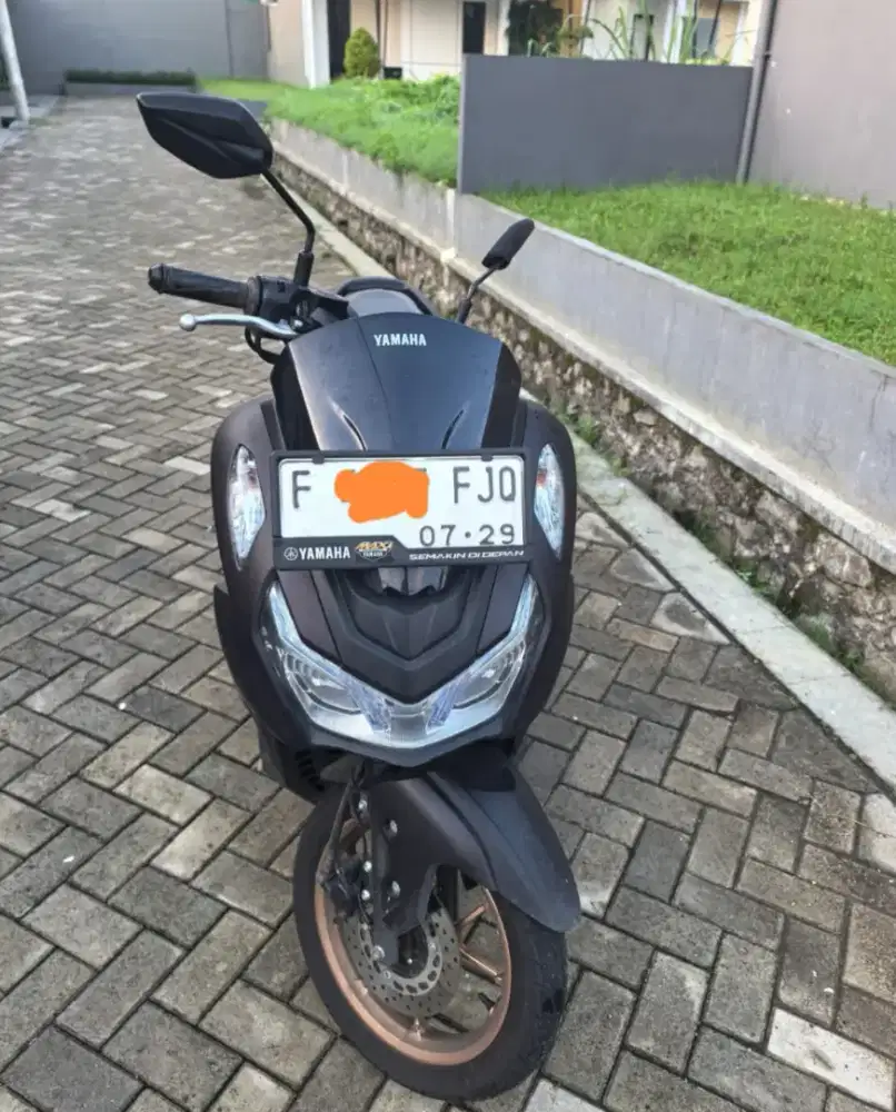 Dijual YAMAHA Lexi lx155 Burgundi