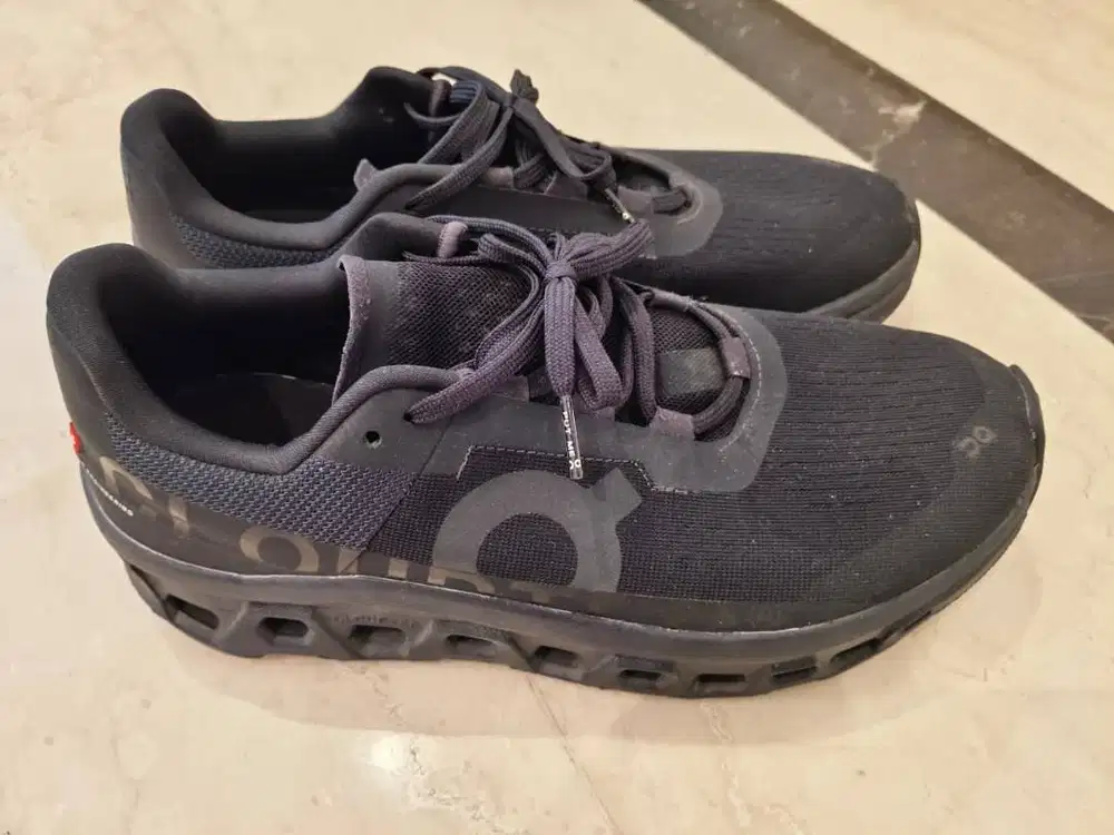 On Cloudmonster All Black