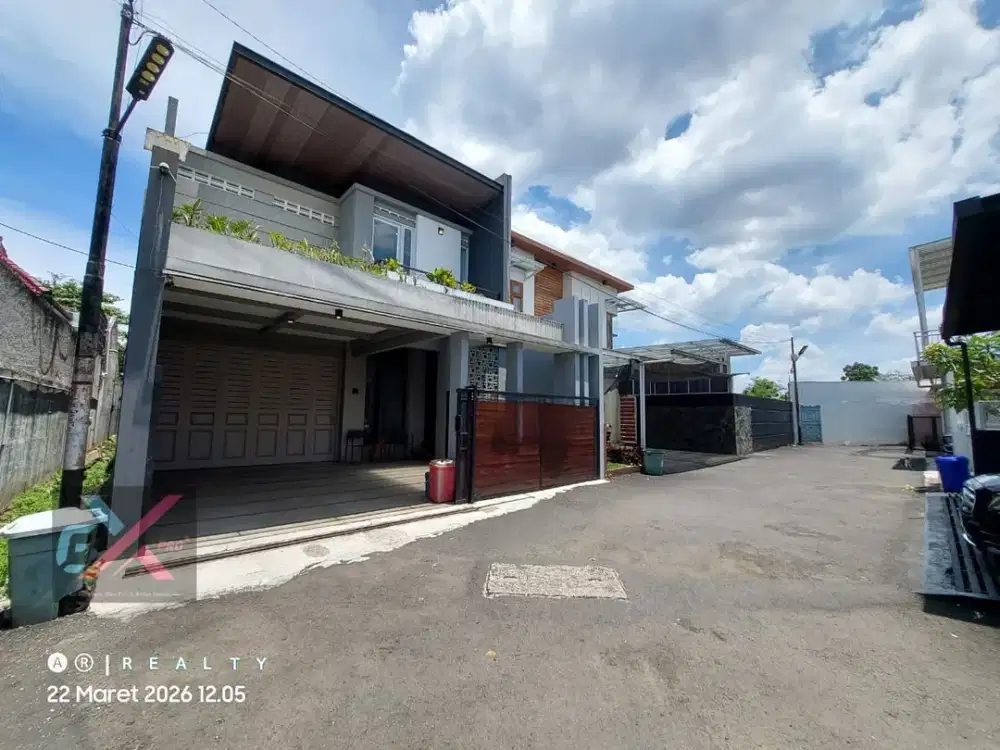 RUMAH SIAP HUNI ARCAMANIK SUKAMISKIN BANDUNG Design Modern Dengan Kolam Pribadi