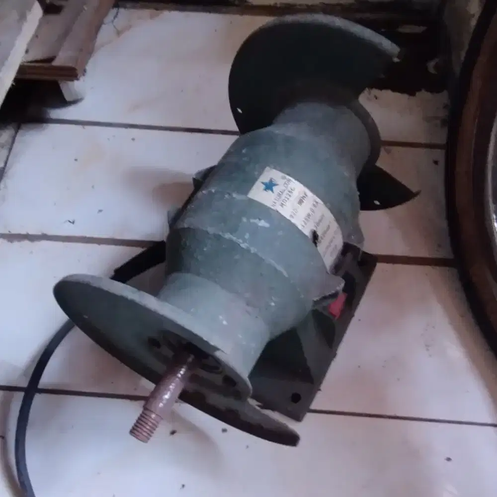 Gerinda duduk mesin saja