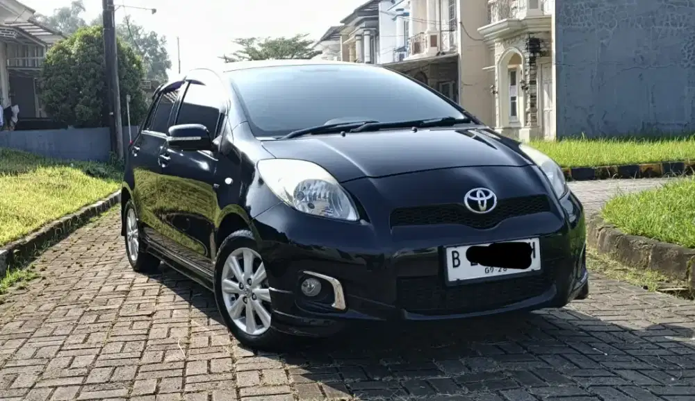 Toyota Yaris 2013 AT Low Kilometer