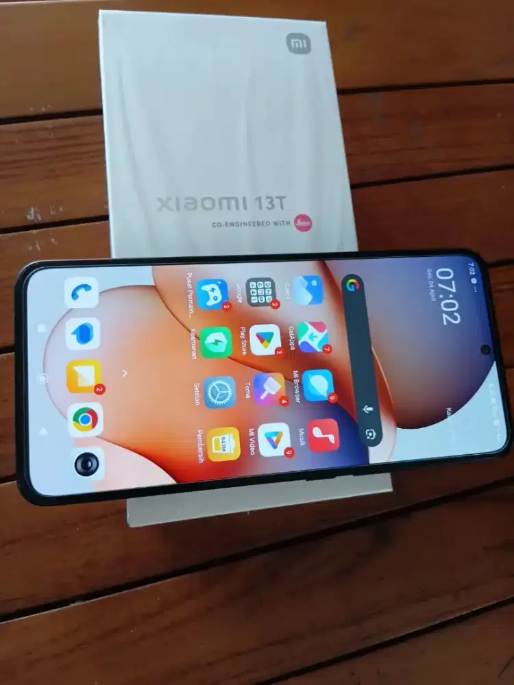 Dijual Xiaomi 13t warna hitam 12/256 Ggb kondisi seperti baru