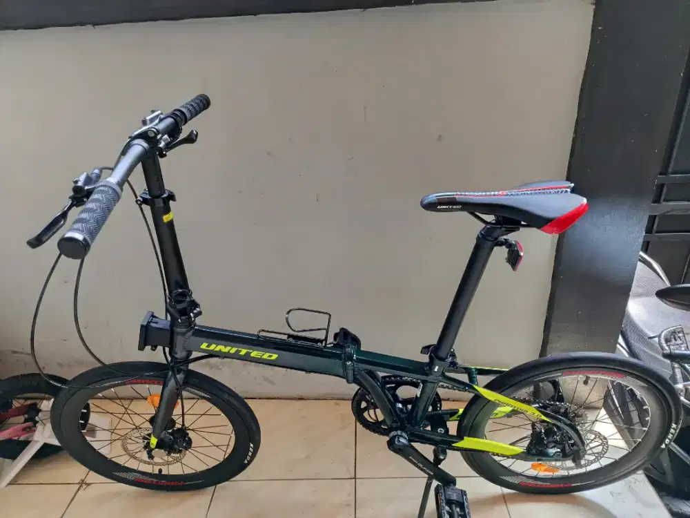 Sepeda Lipat United Phantom 3.0 size 20 Inch