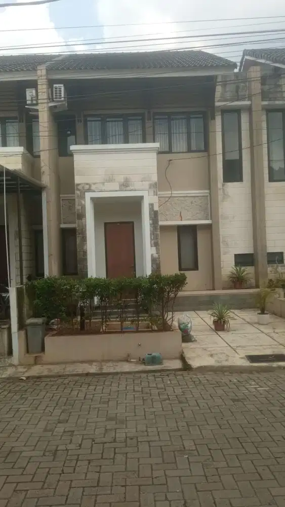 Rumah Asri The Greenhill Residence