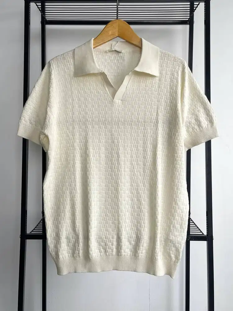 ZARA MAN TEXTURED KNIT POLO SHIRT - OFF WHITE (M/L)