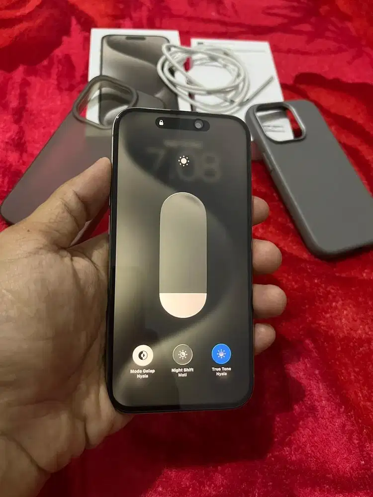 iPhone 15 PRO Inter Natural Titanium