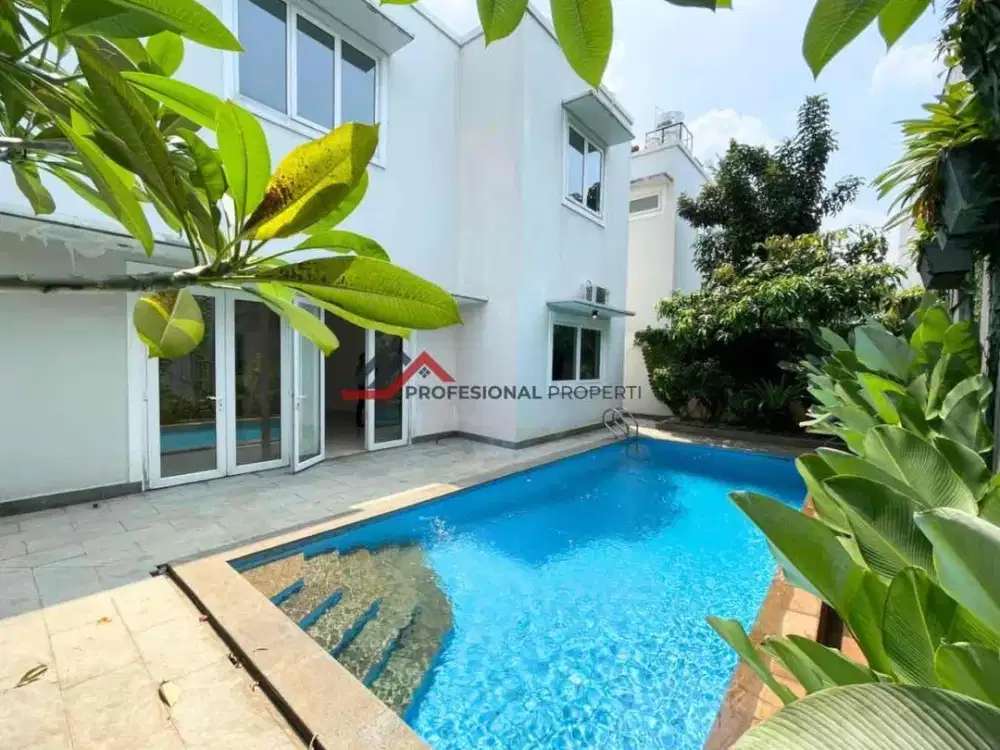 Disewa Rumah bagus private pool dalam town house di kemang jakarta selatan