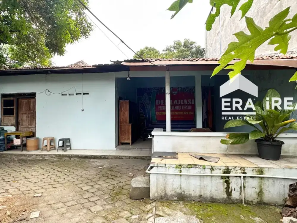 RUMAH DAN RUANG USAHA DIJUAL DI SOLO SELATAN DEKAT KAMPUS STIE SURAKARTA