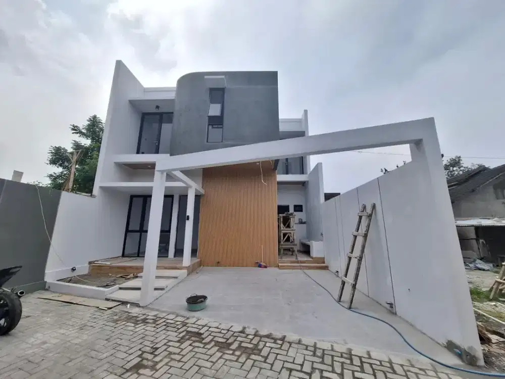 Rumah 2 Lantai Desain Industrial Dekat Pemda Sleman & Sleman City Hall – Akses One Gate System