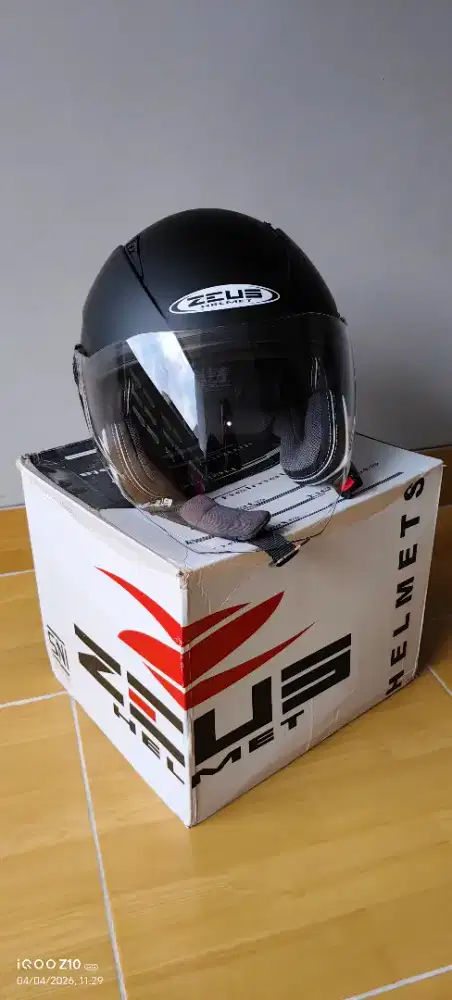 Helm Zeus second