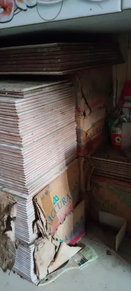 Dijual cepat keramik 20×25