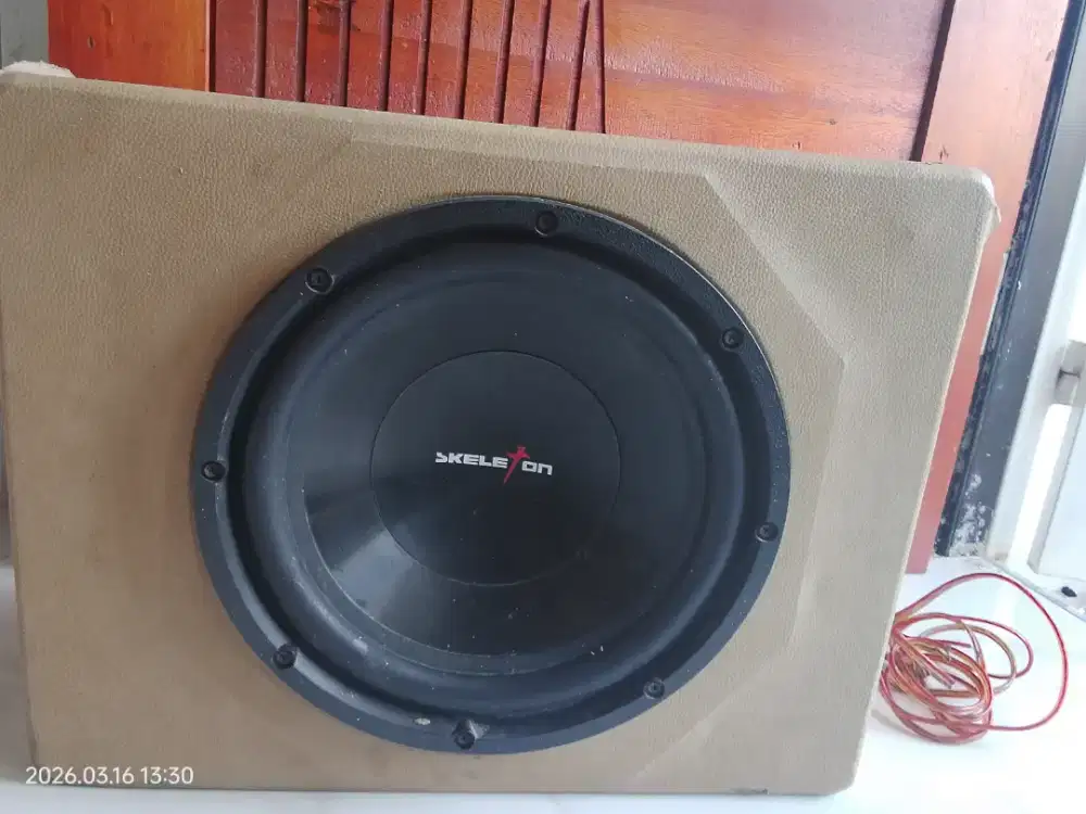 Dijual subwoofer merk skeleton 12 in