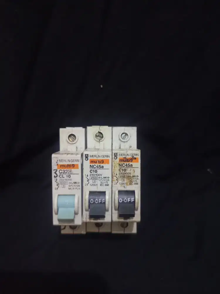 MCB Schneider 10A Bekas