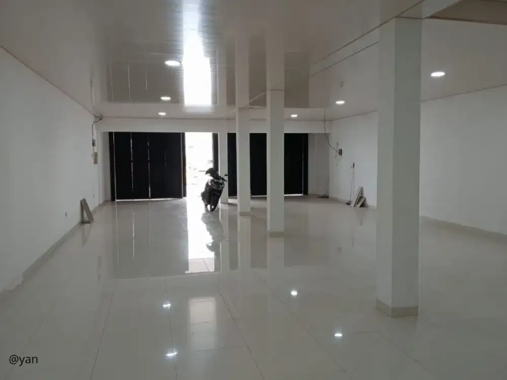 Ruko Strategis yang Berada Disimpangan Pasir Gombong