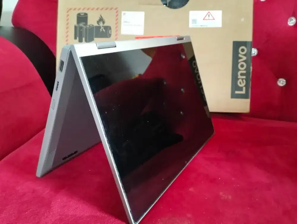 Lenovo flex 3 2in1 touch flip/AMD ATHLON RAM 4 SSD 256 fullset DUSBUKU