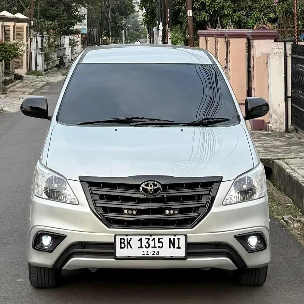 Toyota Innova V 2.5 Matic D 2013
