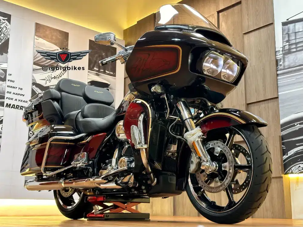 Harley Roadglidr CVO Limited Anniversary 120 tahun