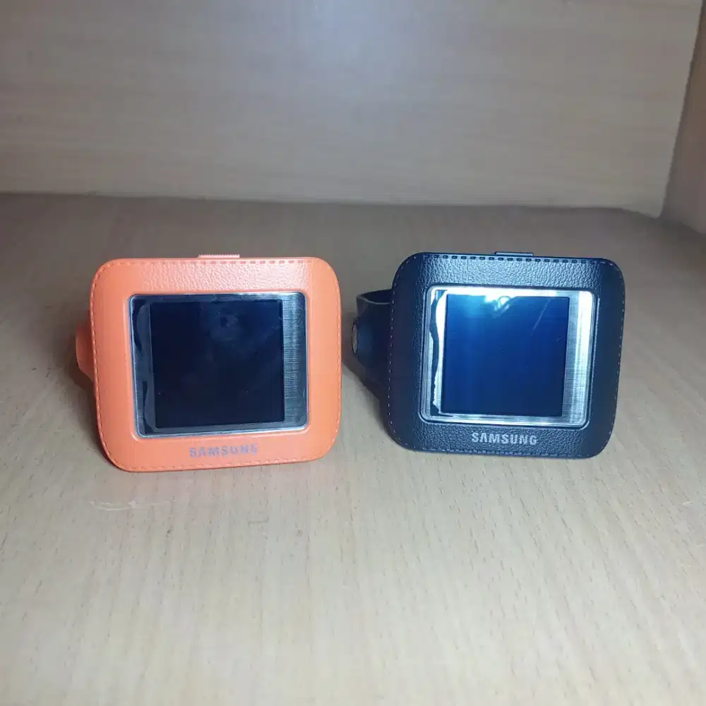 Samsung Galaxy Gear Smart Watch Take All 2 pcs Kondisi Tidak Menyala