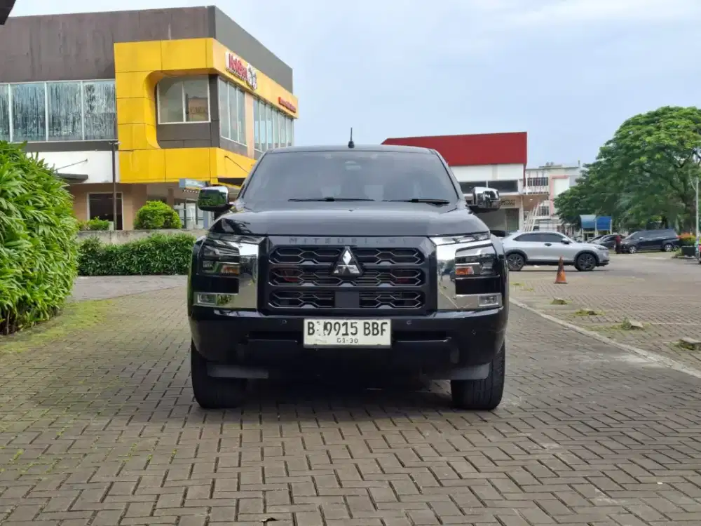 Mitsubishi Triton Ultimate Double cabin AT 2024 Hitam