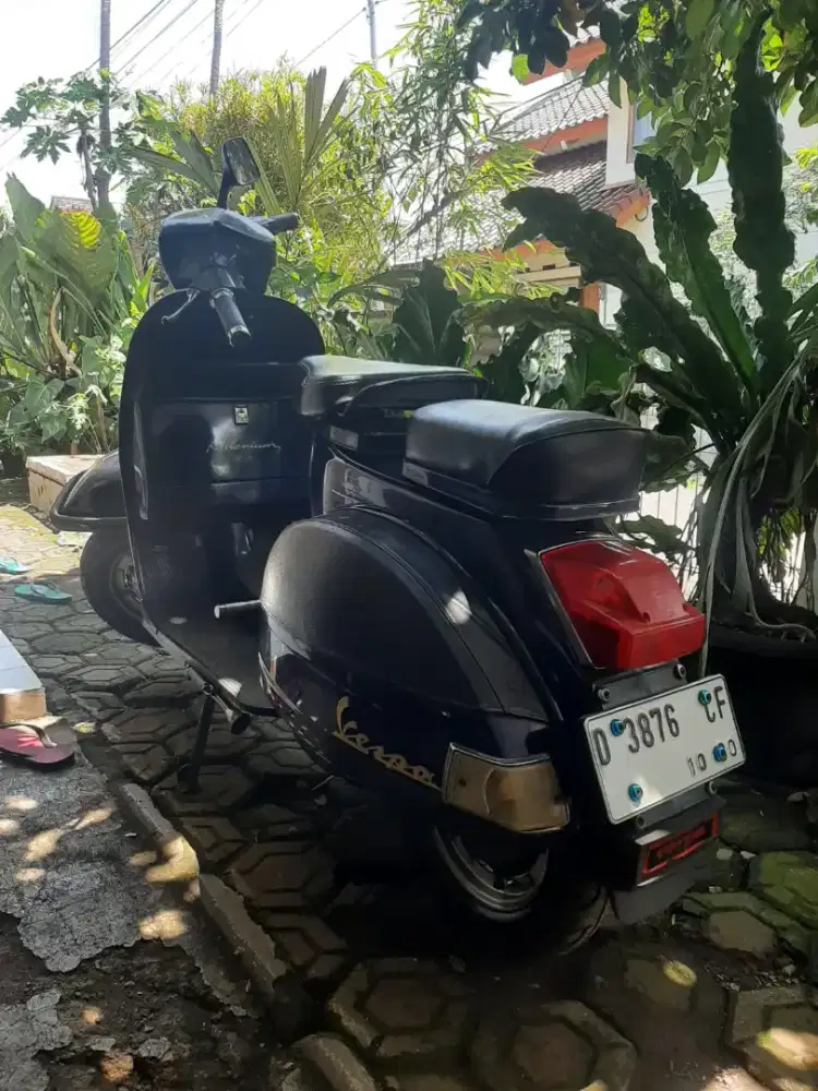DIJUAL VESPA EKSKLUSIF 2 [Tahun 2003]