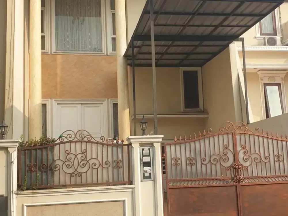 Rumah Pik1 Indomobil Walet Uk 7X25 Dua Lantai,Semi Furnish,Rapih