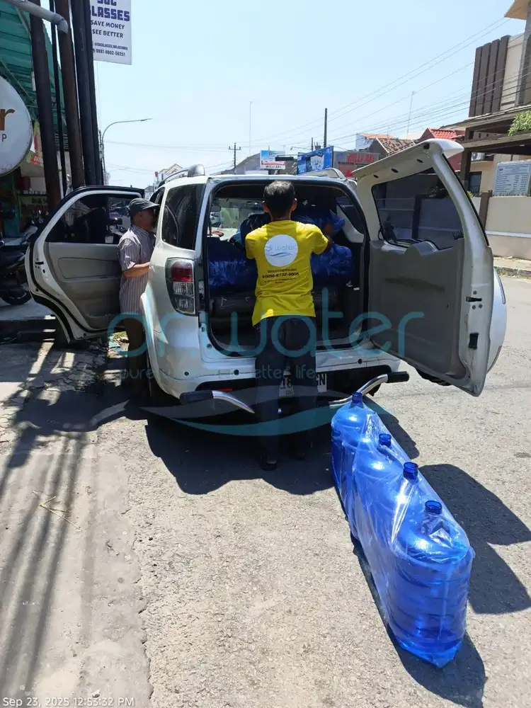 Jangan diliatin aja, Galon PET Kran di DR WATER SOLO!