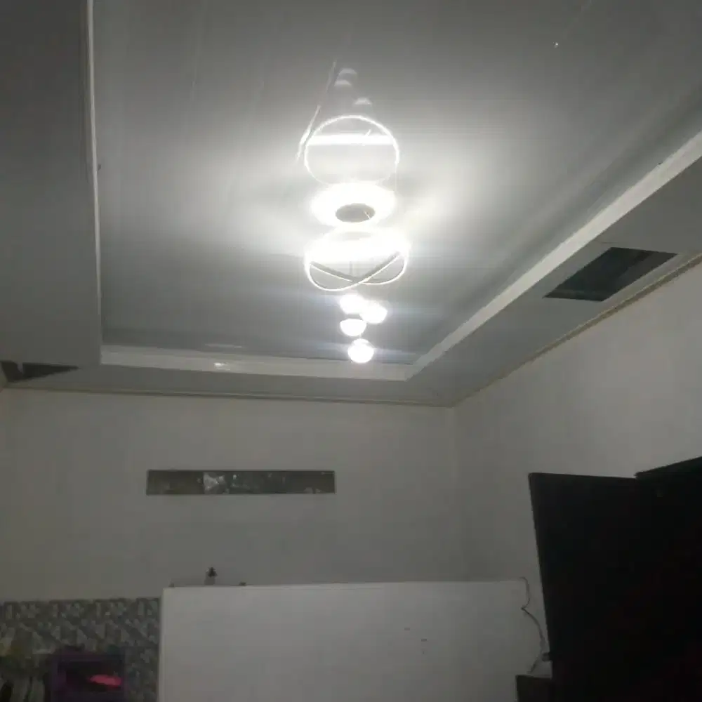 Pemasangan plafon PVC