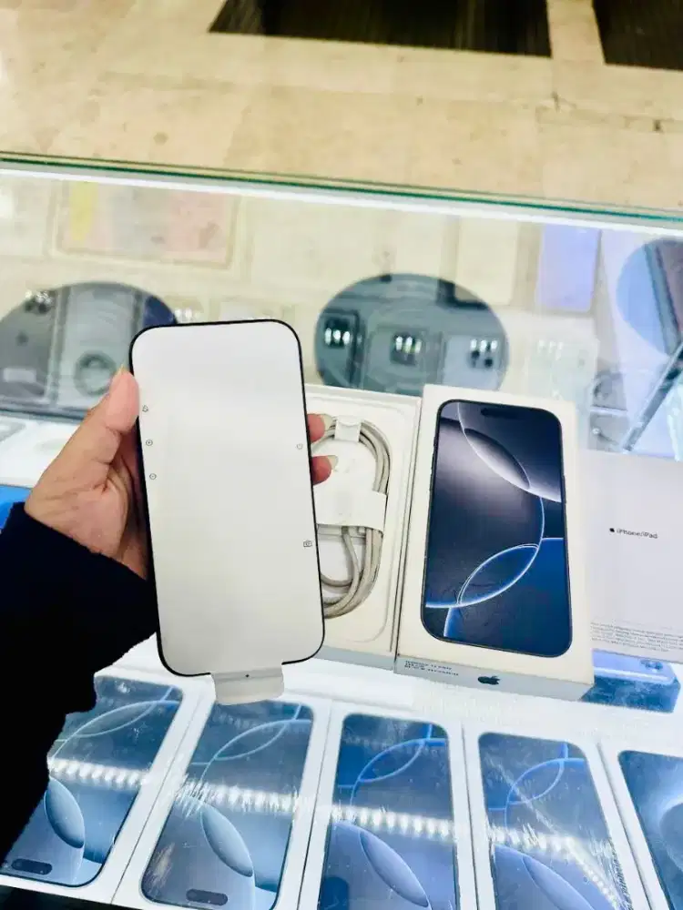 iPhone 16 Pro 128GB Black Titanium iBoxGaransi sd Mei 2026, Fullset