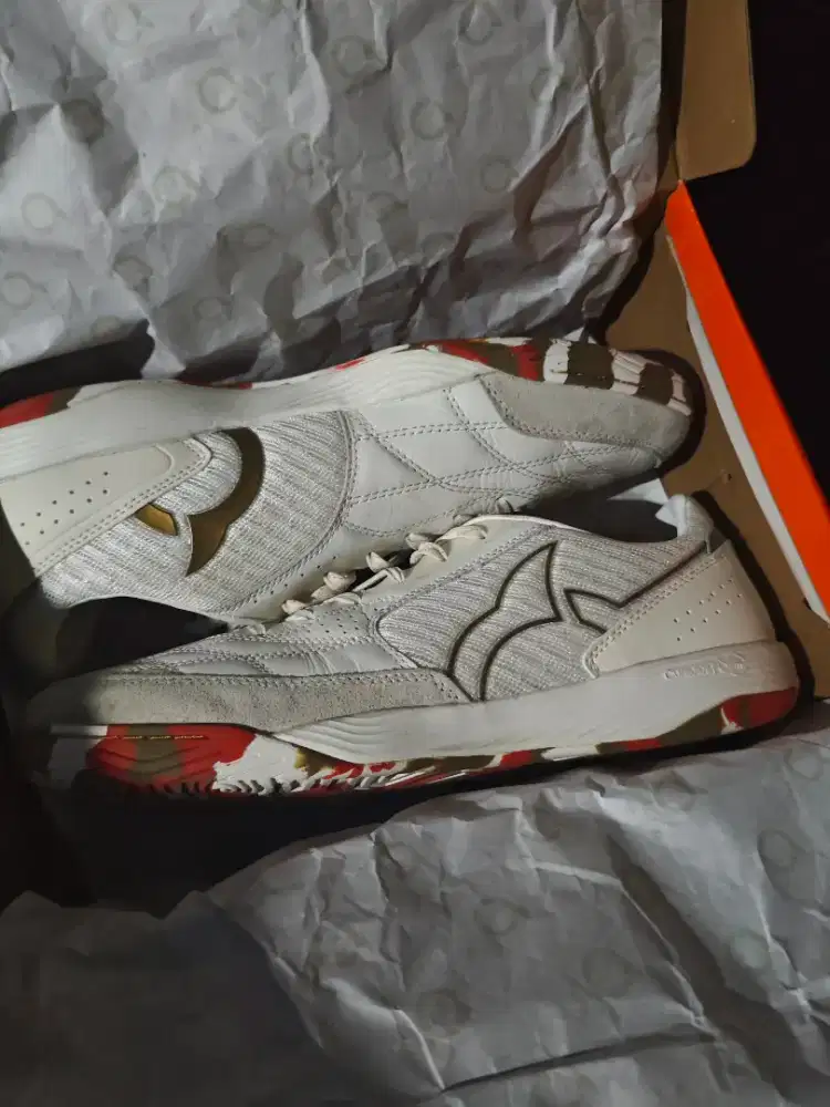 SEPATU FUTSAL ORTUSEIGHT