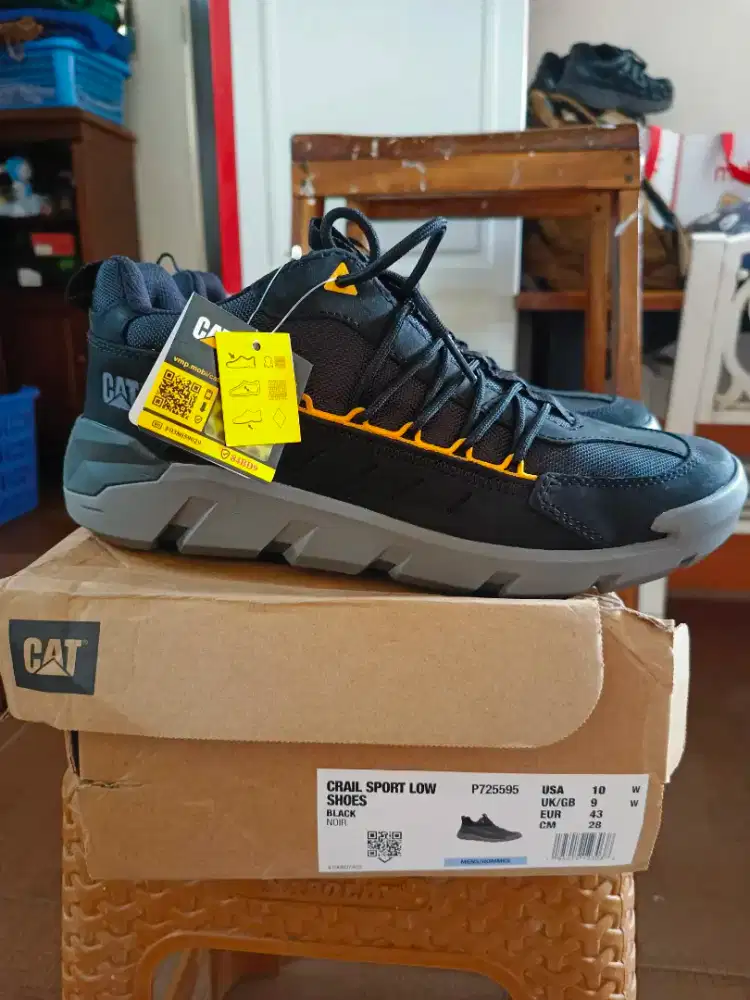 Sepatu cat crail sport low black no 43