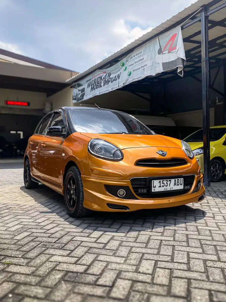 Nissan March 1.2 AT Tipe Tinggi