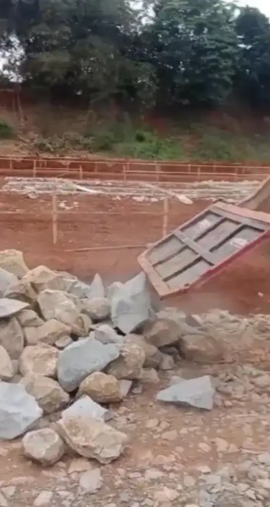 Sirtu sirdam makadam abu batu basecourse pasir pasang