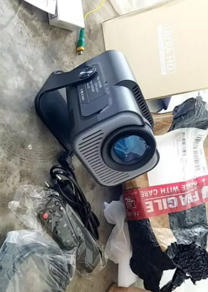 Proyektor HY360 smart android wifi