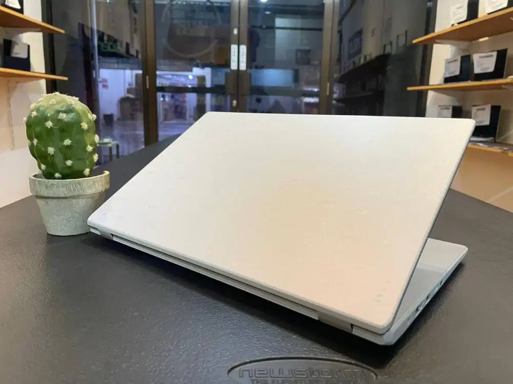 ASUS E410MA//CELERON N4020//SSD 512 GB