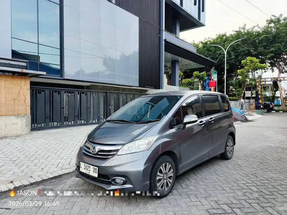 FREED E PSD 1.5 MATIC 2013, ISTIMEWAH