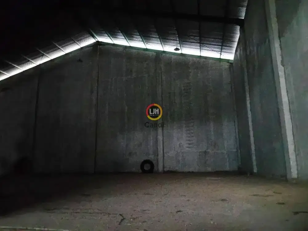 Gudang di LIK Kaligawe Semarang