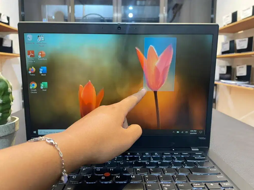 LENOVO THINKPAD T495s//RYZEN 5PRO-3500U//TOUCHSCREEN