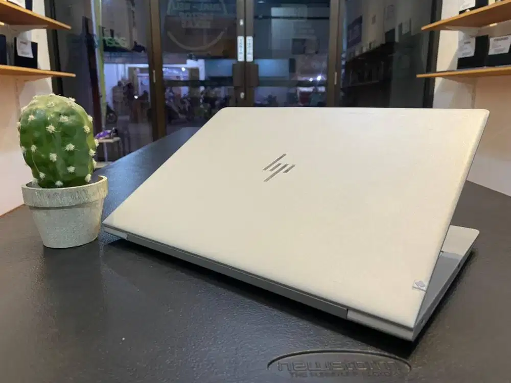 HP ELITEBOOK 745-G6//RYZEN 5pro-3500u//VGA RADEON VEGA 8(2GB)