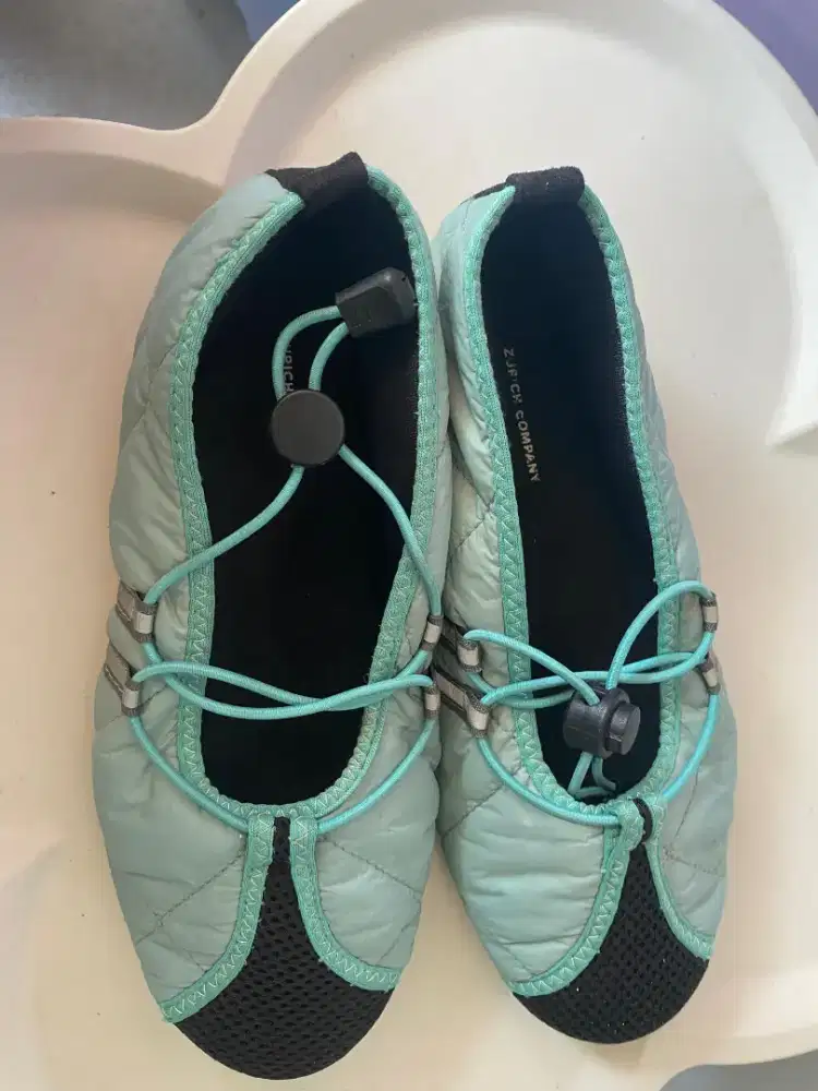 Sepatu zurich company