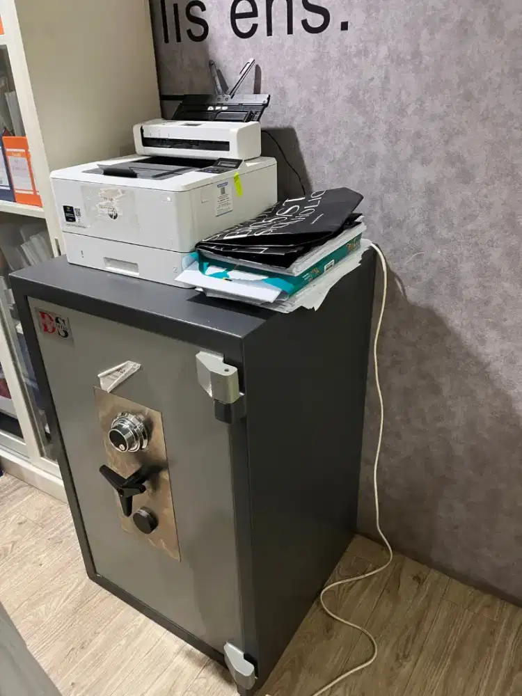 Brankas besar 1meter bagus