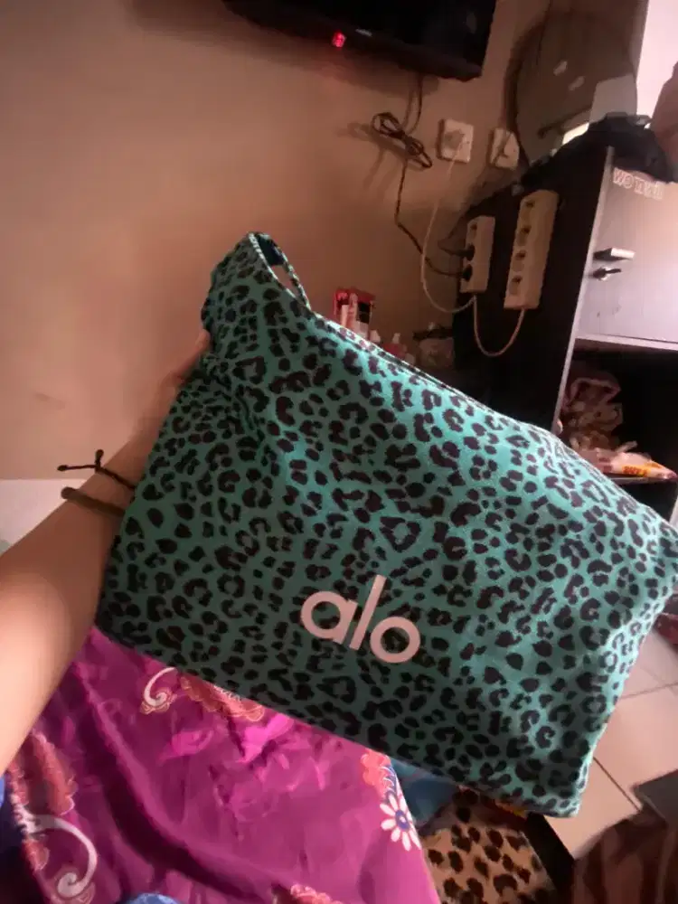 Tas wanita merk alo