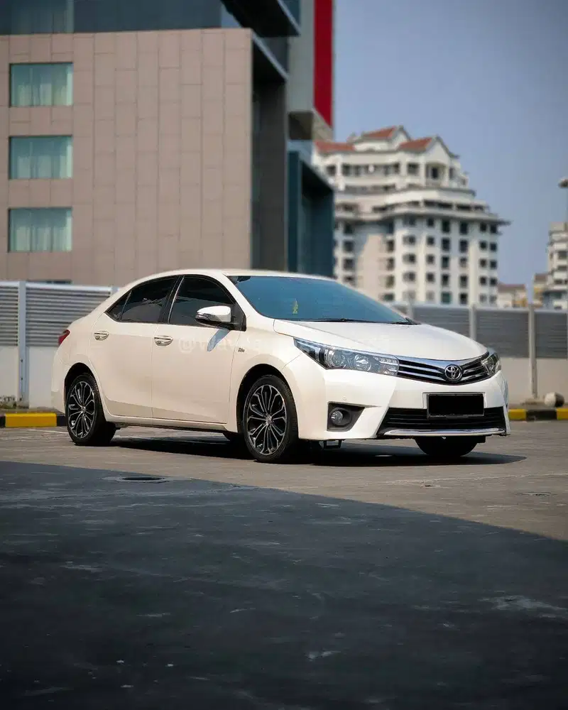 TDP MULAI 31 JT TOYOTA COROLLA ALTIS 1.8 V AT 2014 BERGARANSI MESIN