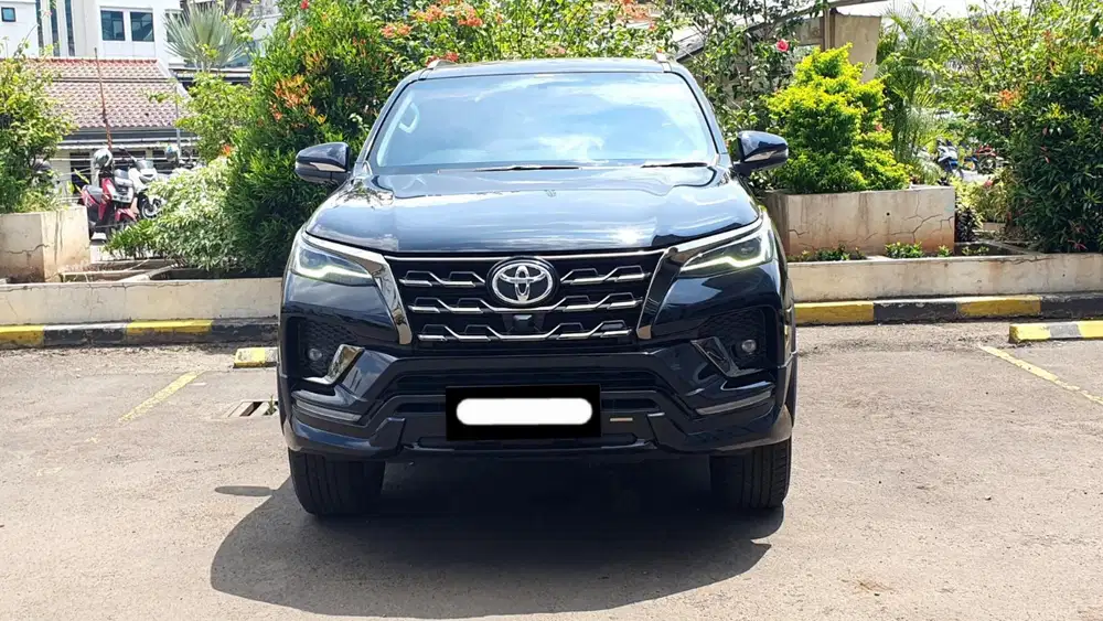 Km19rb toyota fortuner 2.8 vrz gr sport 2022 diesel hitam